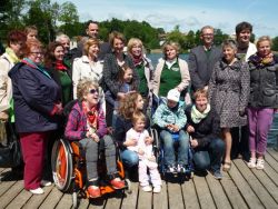 Daniela Schadt mit Gastfamilie und Vereinsmitgliedern von Birkenwzweig